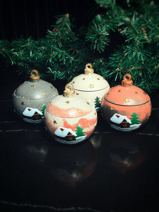 Christmas Ball "Holiday Cottage"